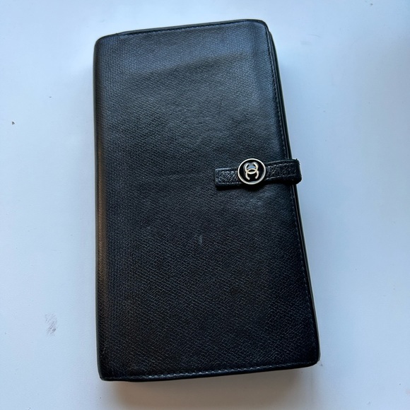 Black leather vintage chanel wallet - Picture 1 of 5